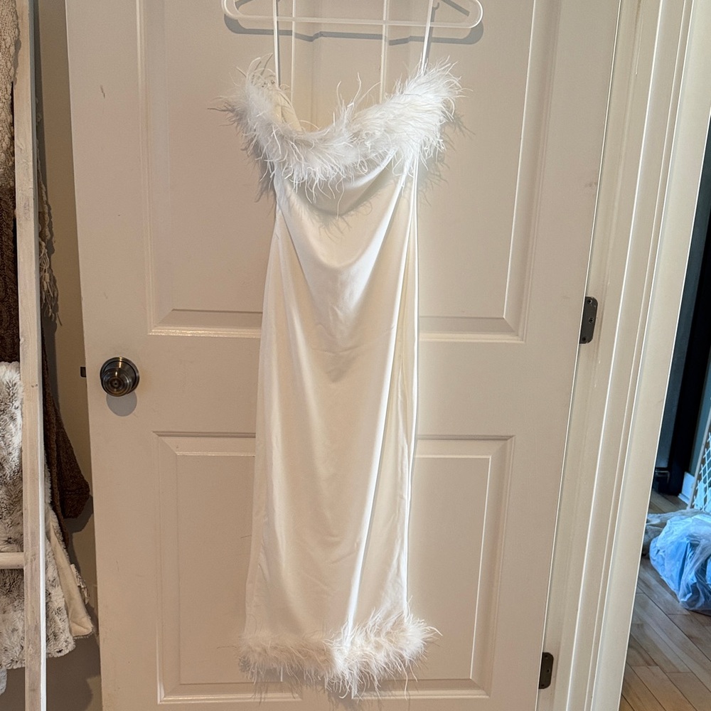SHEIN White Strapless Feather-Trim Dress